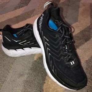 Hoka One One Clifton